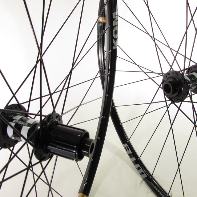Custom wheel: DT 350 Center Lock Disc Black hubs, WTB KOM Black rims, DT Competition Black spokes