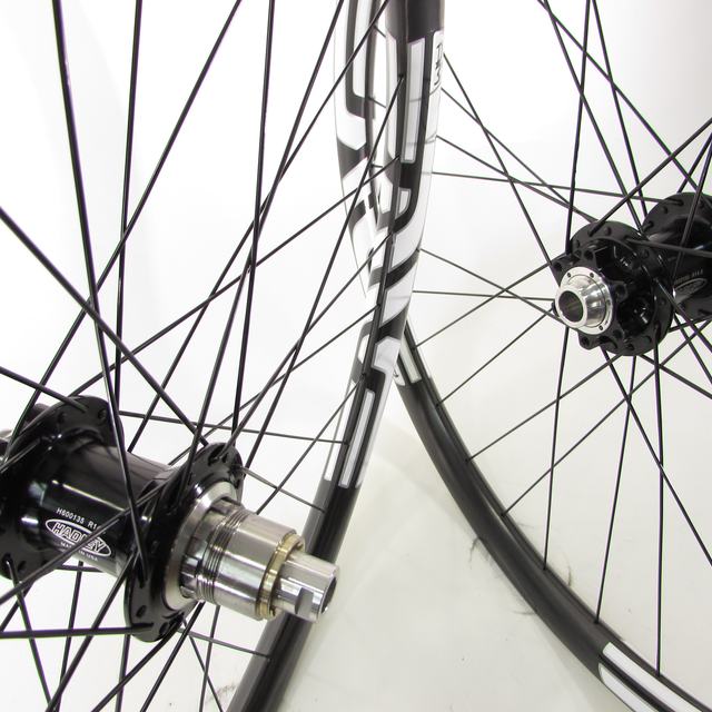 Custom wheel: Hadley MTB Disc Black hubs, ENVE Am Black rims, DT Competition Black spokes