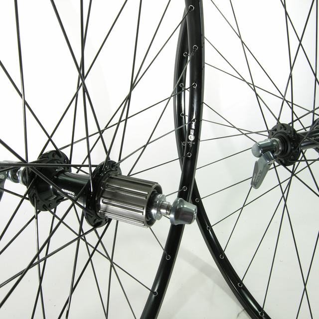 Custom wheel: Shimano Durrace Black hubs, H Plus Son Tb14 Black rims, Sapim Race Black spokes