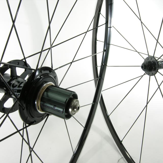 Custom wheel: American Classic 58 205 Black hubs, Kinlin Xr270 Black rims, Sapim CX-Ray Black spokes