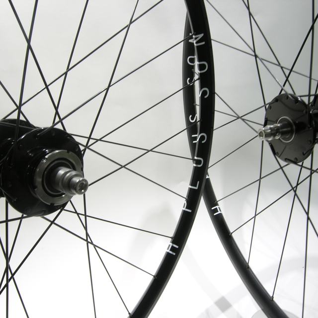 Custom wheel: Philwood High Flange Track hubs, H Plus Son Archetype Black rims, Sapim Race Black spokes