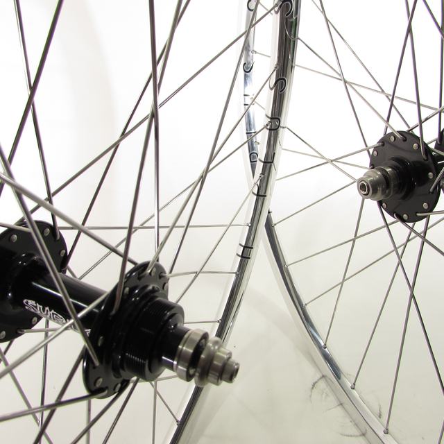 Custom wheel: Surly Ultra New Black hubs, H Plus Son Archetype Polished rims, Sapim Leader Silver spokes