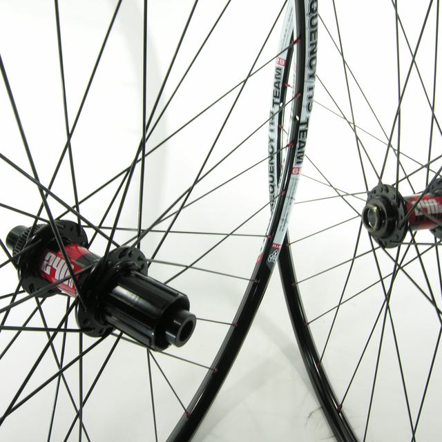 Custom wheel: DT 240 Centerlock Black hubs, WTB I19 Black rims, DT Competition Black spokes