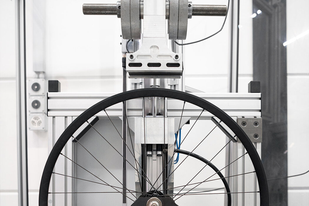 Wheel impact test rig, DT Swiss Performance Test Center