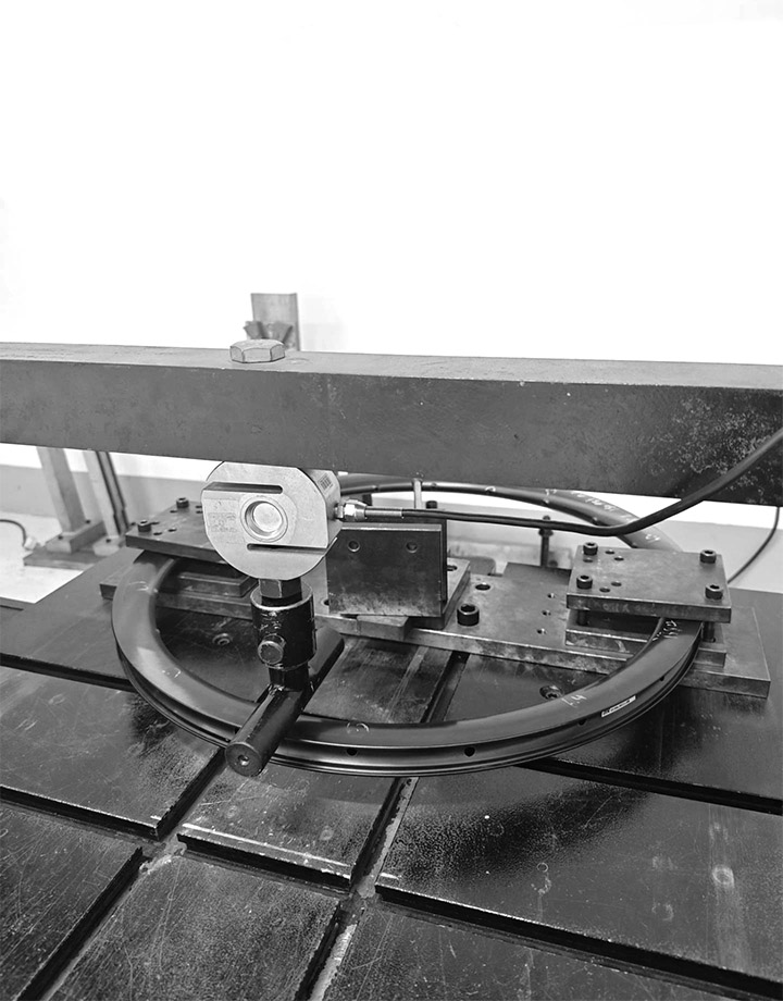 Alpha 40 lateral stiffness test